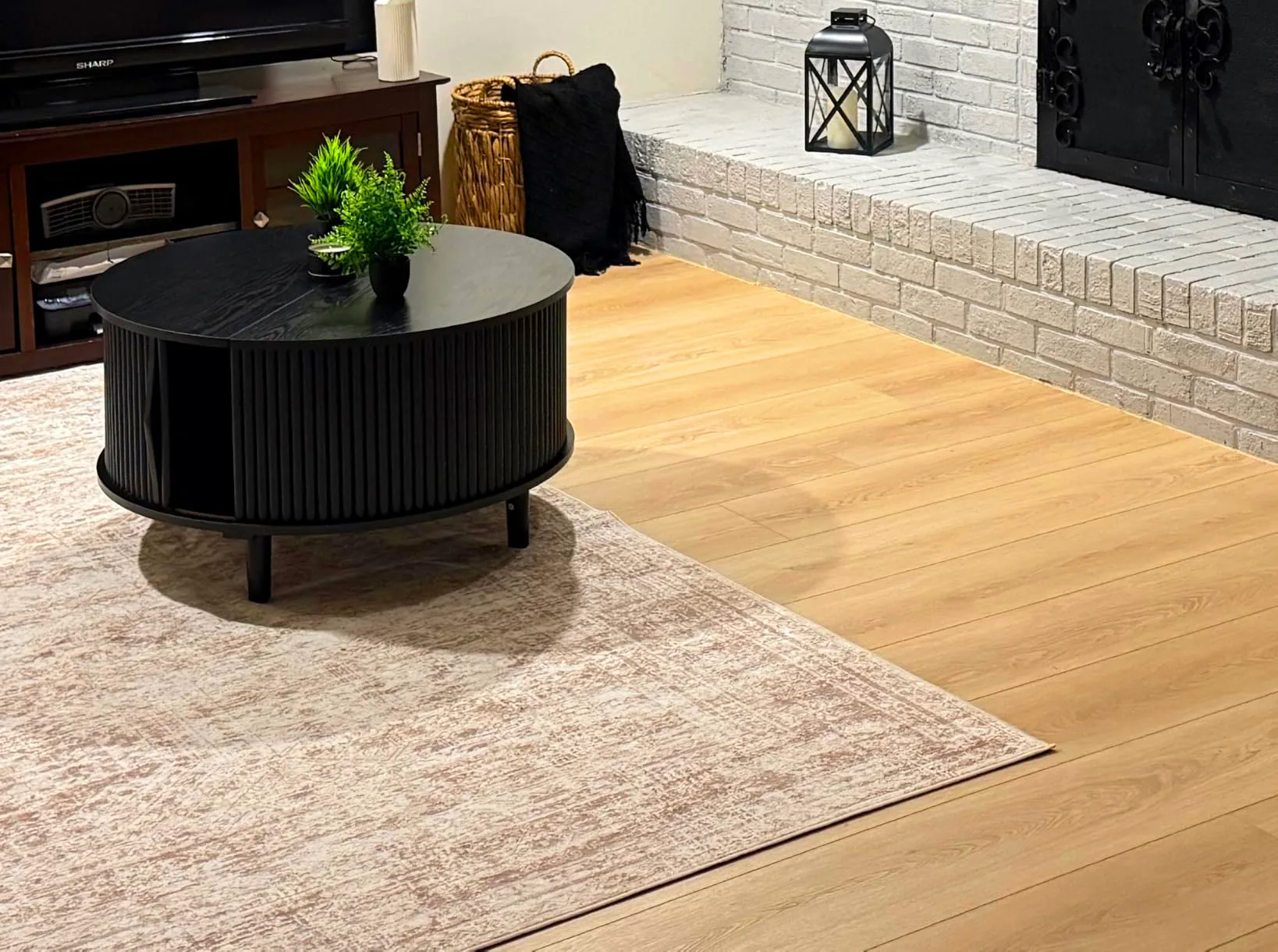 Round Coffee Table with Hidden Storage   08